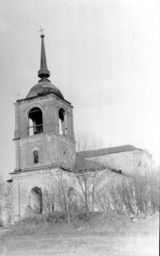 Церковь Троицы с колокольней